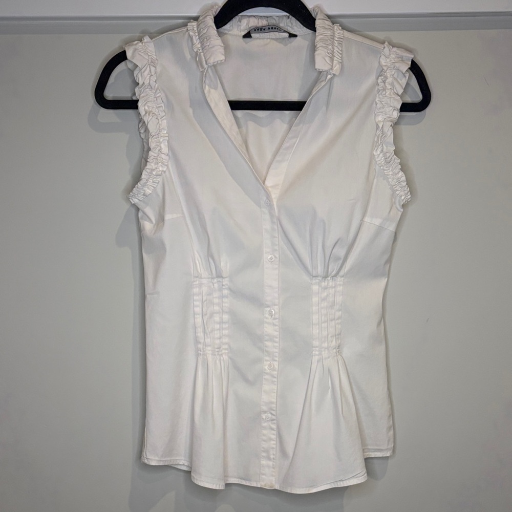 ❤️‍🔥3/$20 Zara Elegant White Ruffle Blouse❤️‍🔥